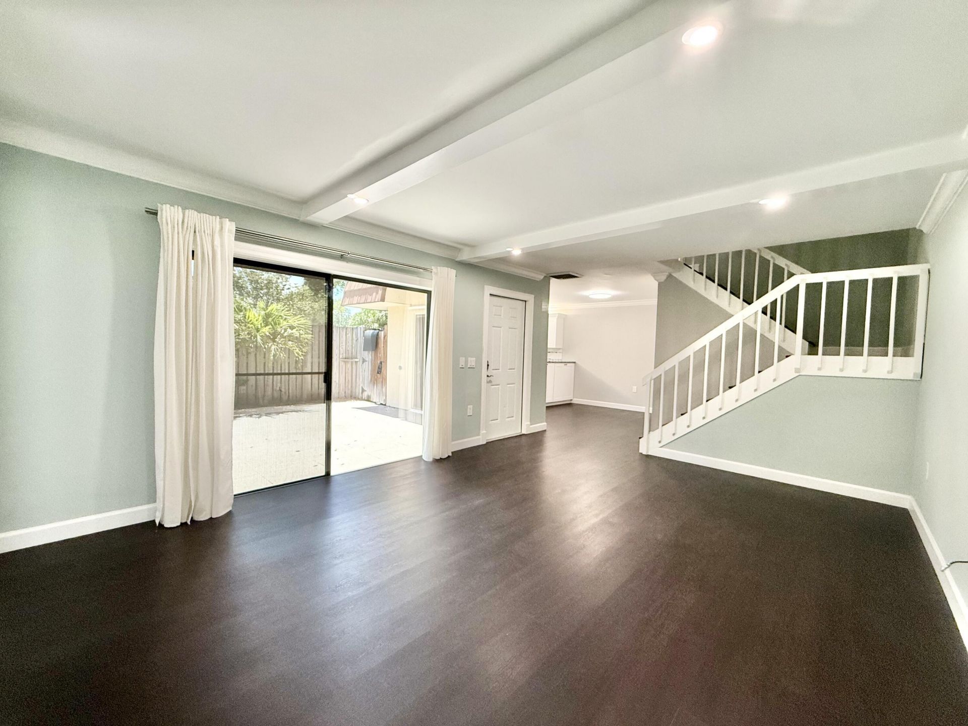 201 2nd Lane, Palm Beach Gardens, FL 33418 Photo