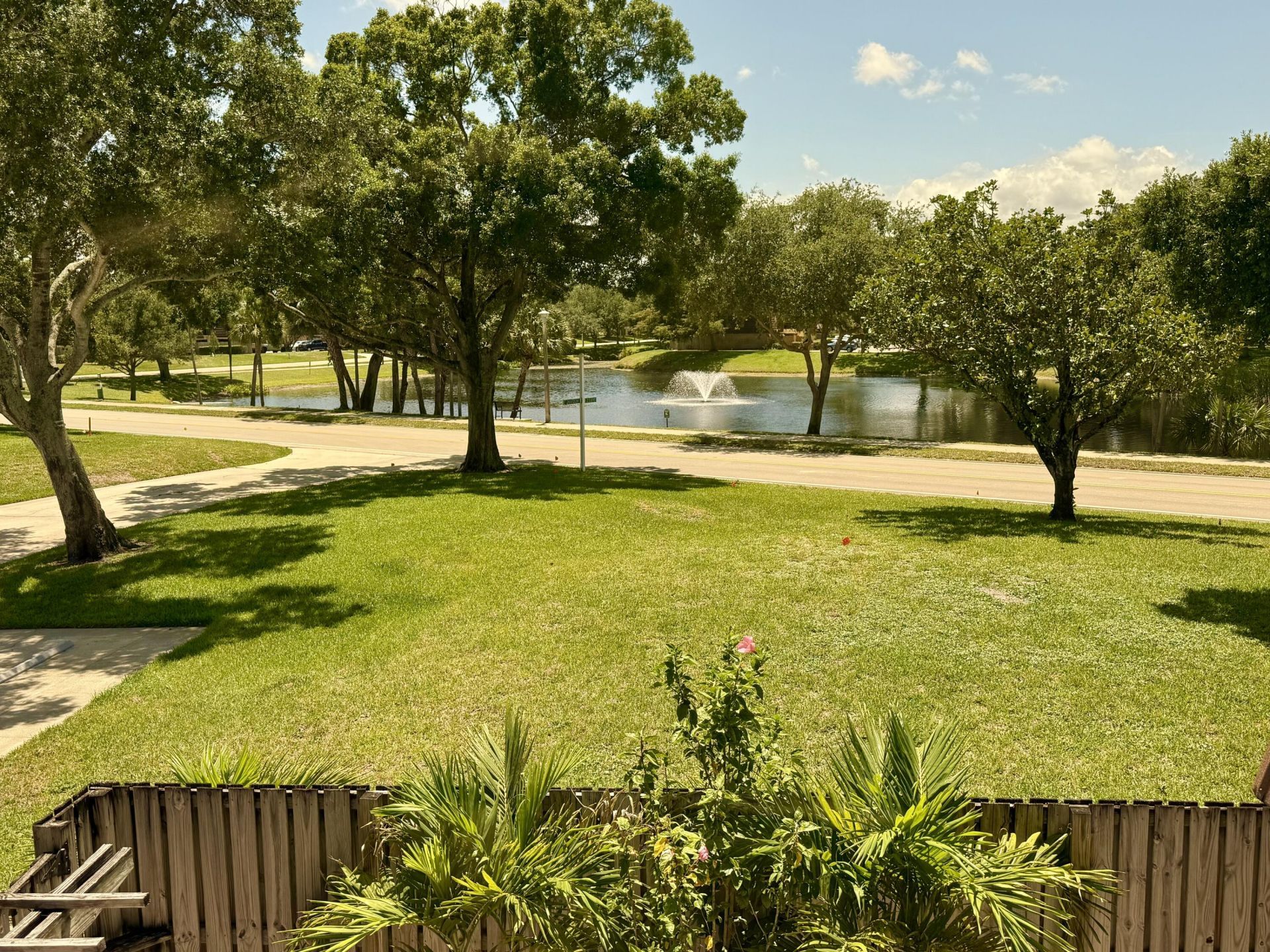 201 2nd Lane, Palm Beach Gardens, FL 33418 Photo