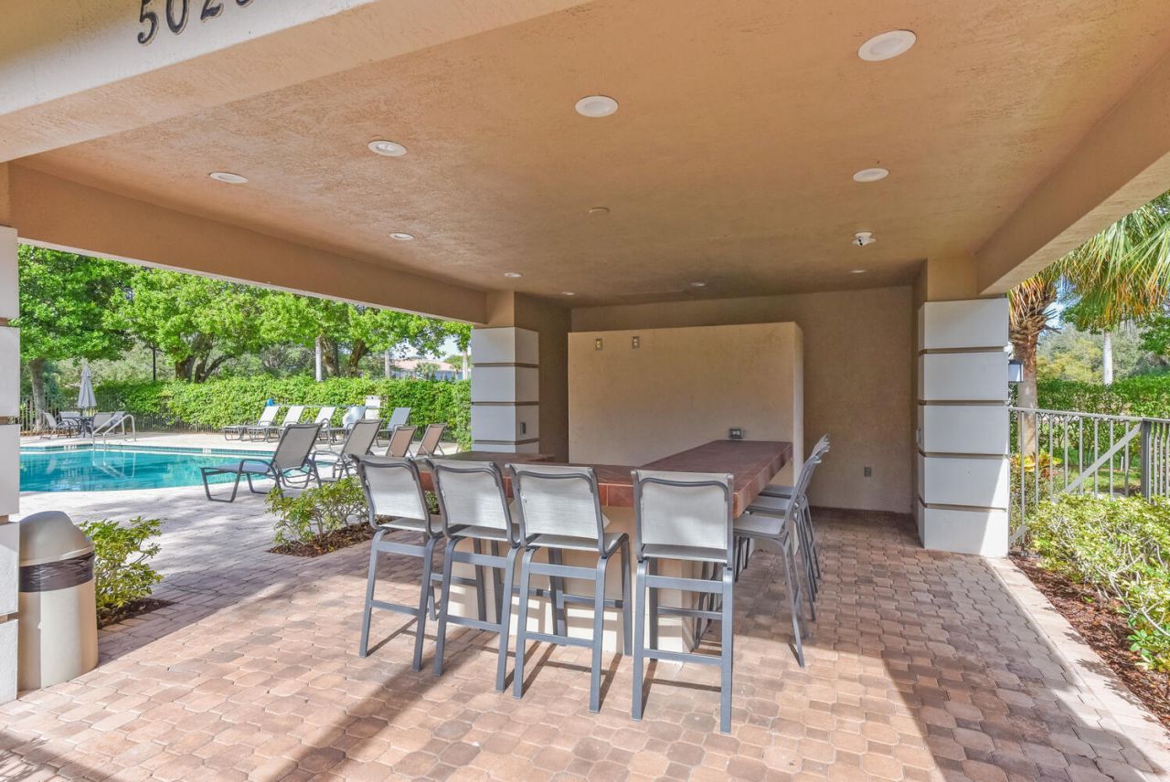 114 E Astor Circle E, Delray Beach, FL 33484 Photo