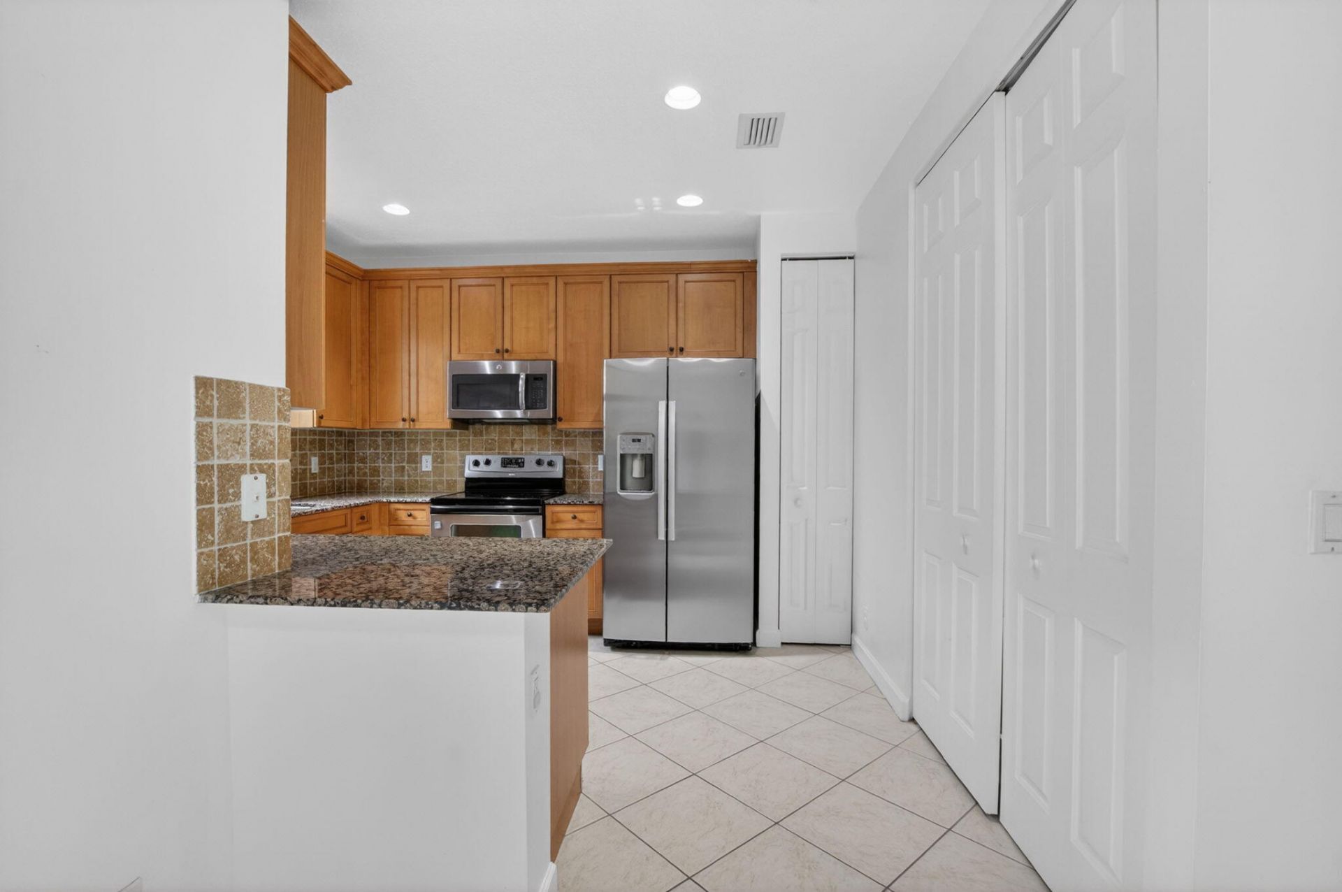 114 E Astor Circle E, Delray Beach, FL 33484 Photo
