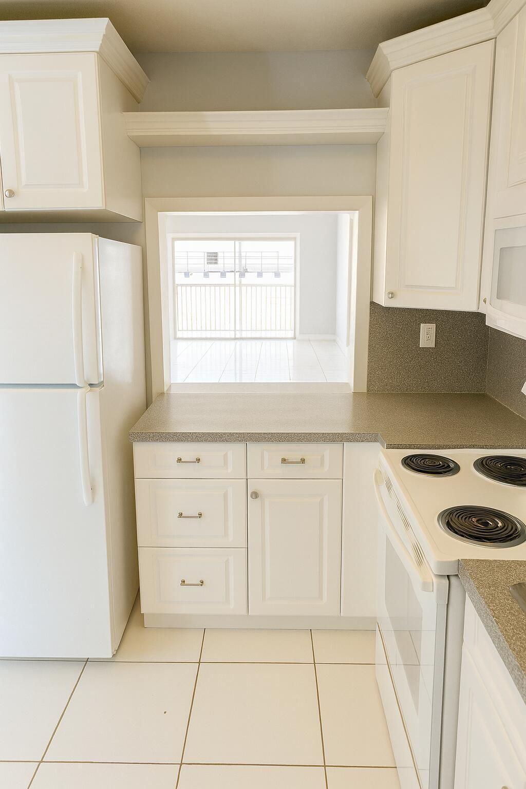 1001 SE 3rd Street, Unit 3, Deerfield Beach, FL 33441 Photo