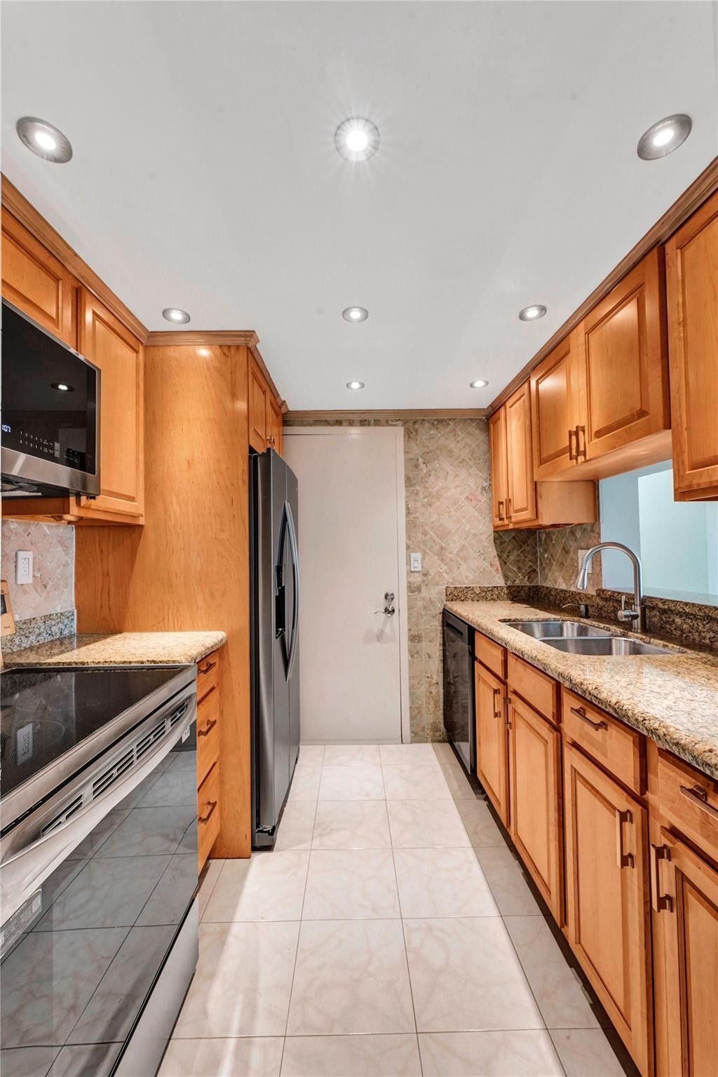 720 Bayshore Drive, Unit 504, Fort Lauderdale, FL 33304 Photo