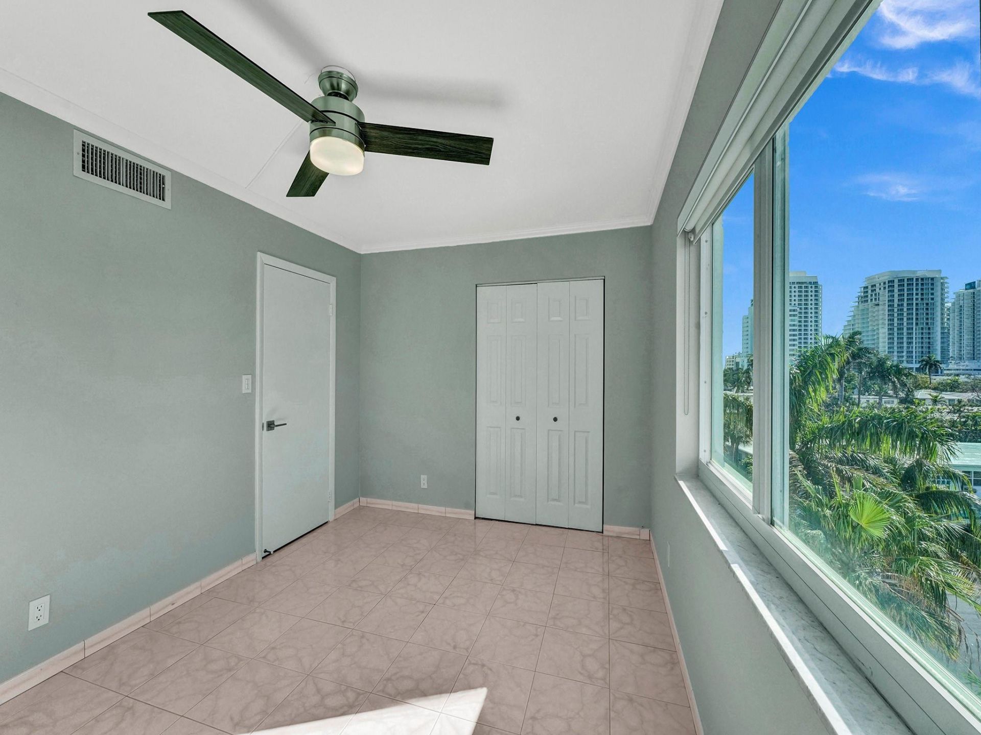 720 Bayshore Drive, Unit 504, Fort Lauderdale, FL 33304 Photo