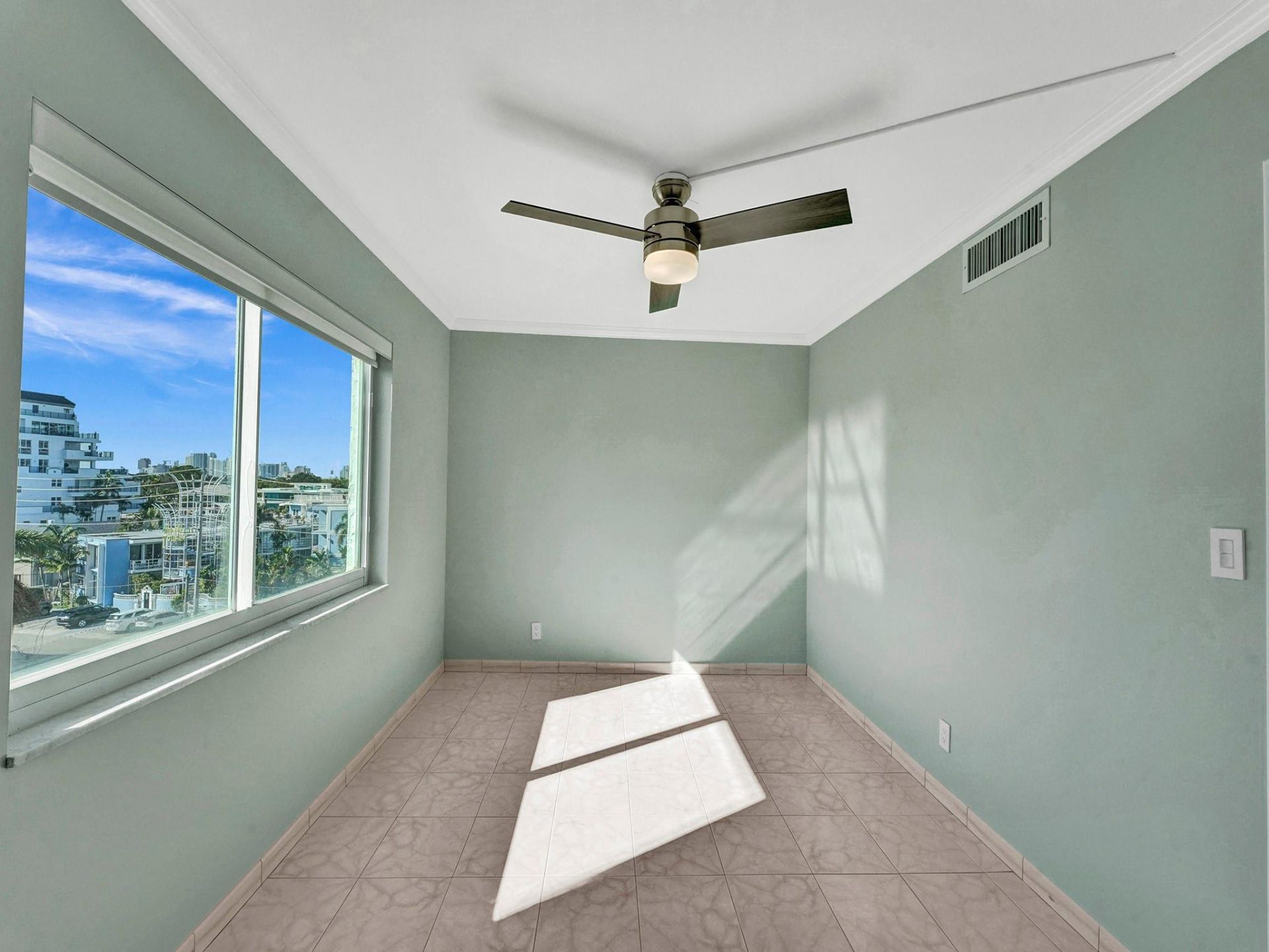 720 Bayshore Drive, Unit 504, Fort Lauderdale, FL 33304 Photo