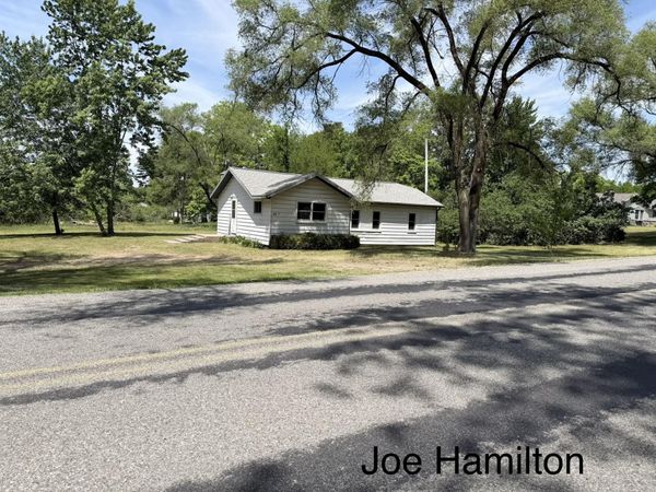 391 N Briggs Road, Middleville, MI 49333