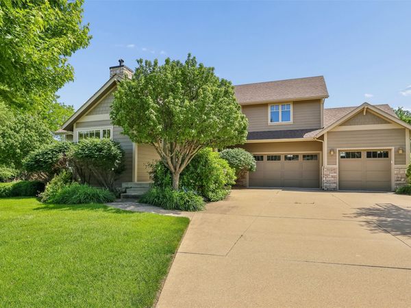 7408 Eagle Crest Drive , Johnston, IA 50131