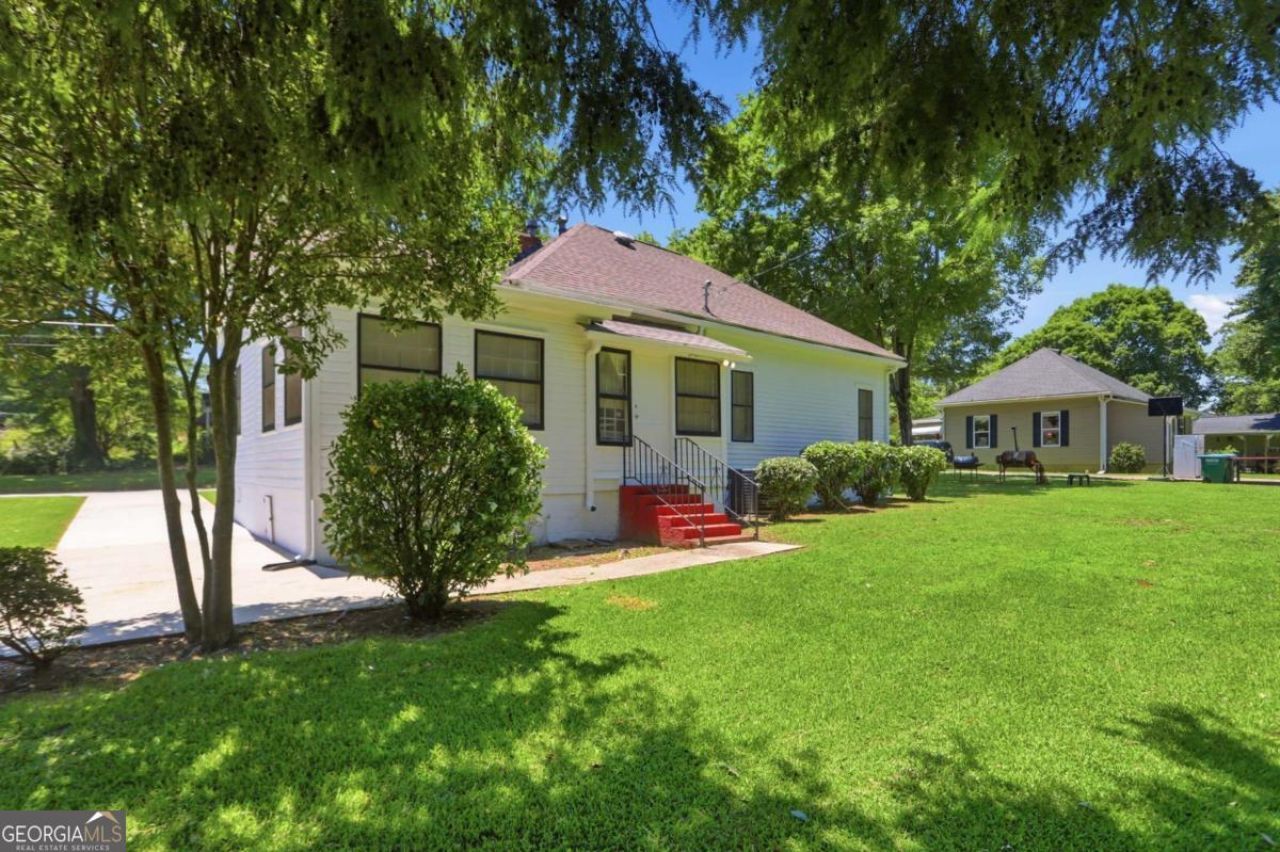 10 Woodlawn Avenue, Hampton, GA 30228 Main Photo