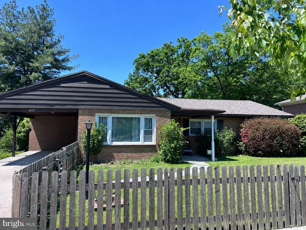617 SANDRA AVENUE , HARRISBURG, PA 17109