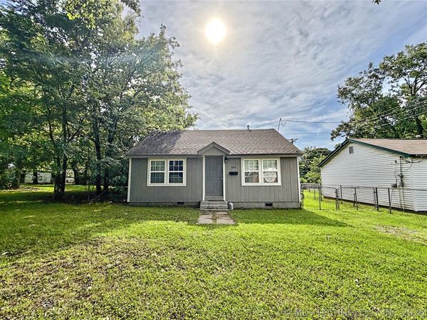 204 N Cedar Avenue , Tahlequah, OK 74464