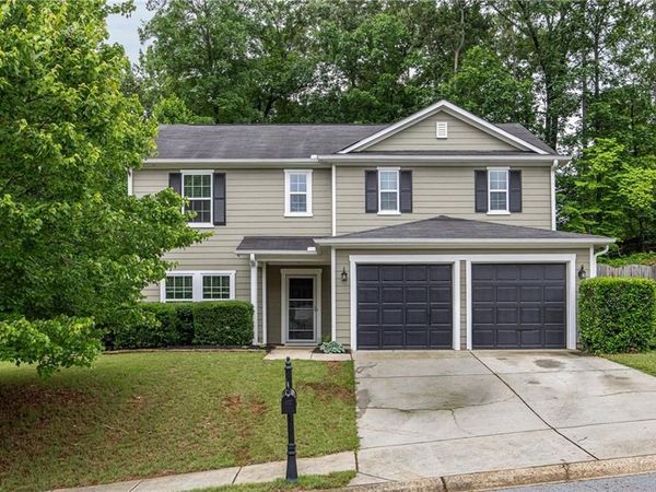 269 Edinburgh Lane , Woodstock, GA 30188