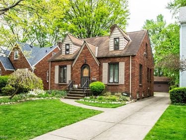 16305 Elsienna Avenue, Cleveland, OH 44135