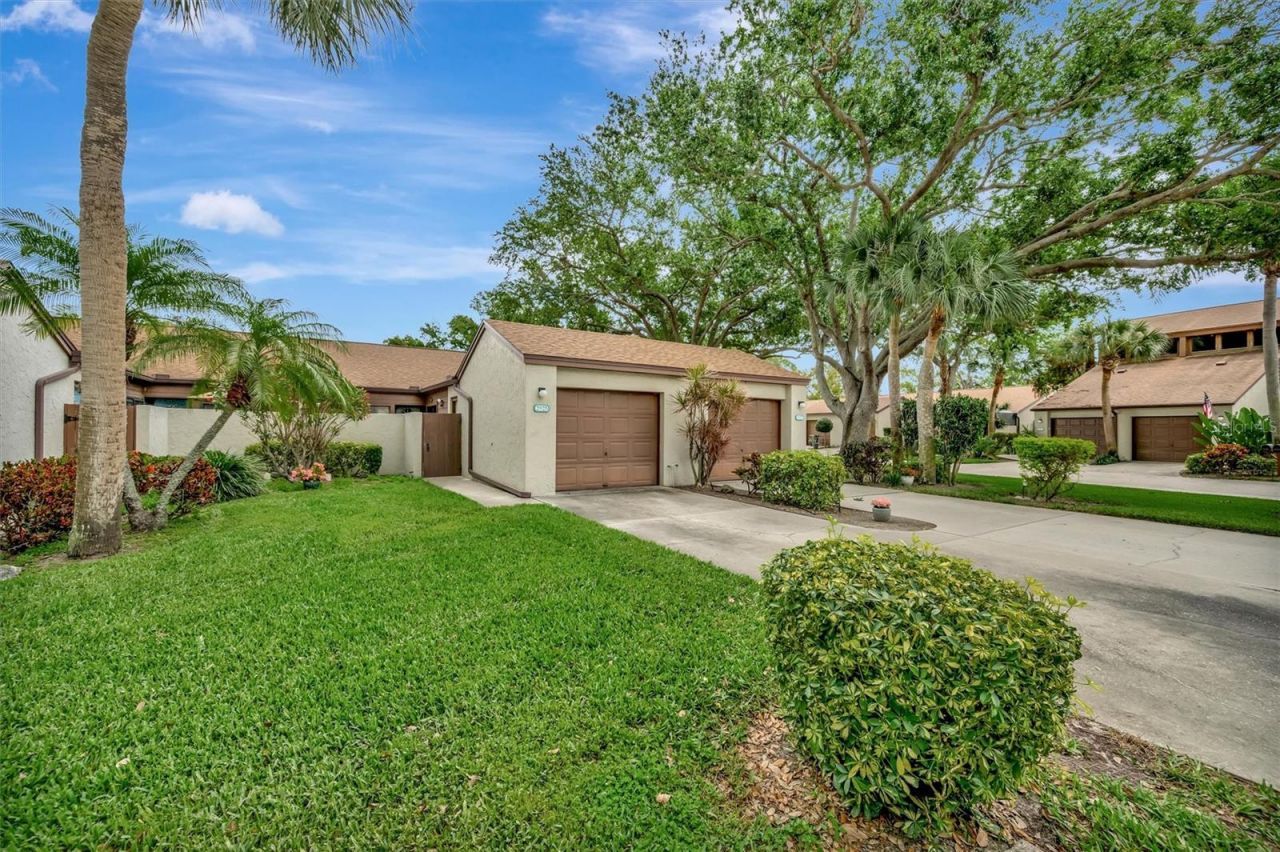 2925 Park Lake Drive , Unit 12, Bradenton, FL 34209 Photo