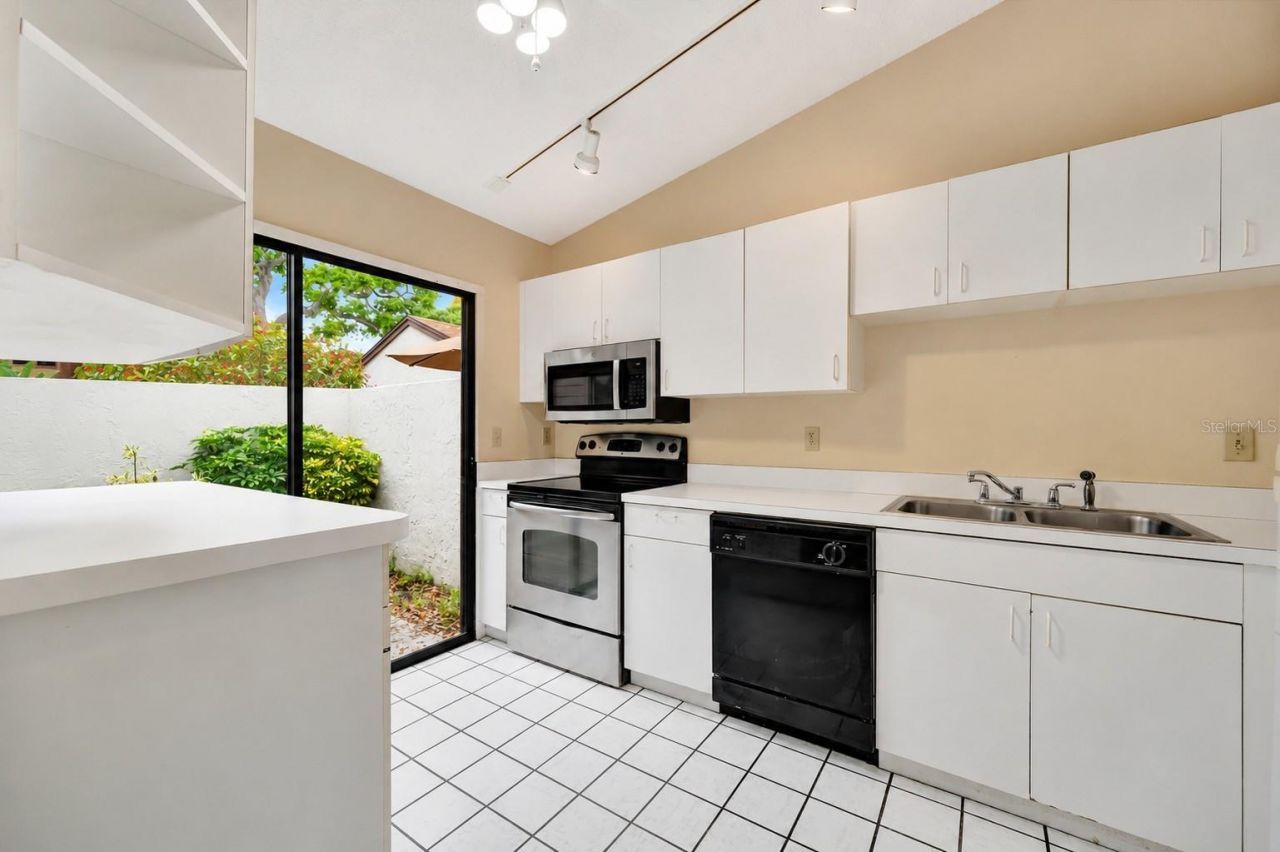 2925 Park Lake Drive , Unit 12, Bradenton, FL 34209 Photo