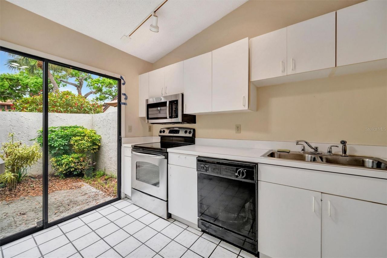 2925 Park Lake Drive , Unit 12, Bradenton, FL 34209 Photo