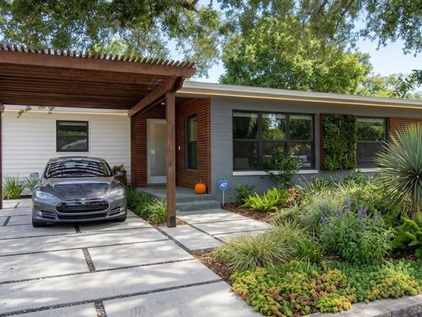 8702 BEVERLY DRIVE, TAMPA, FL 33617
