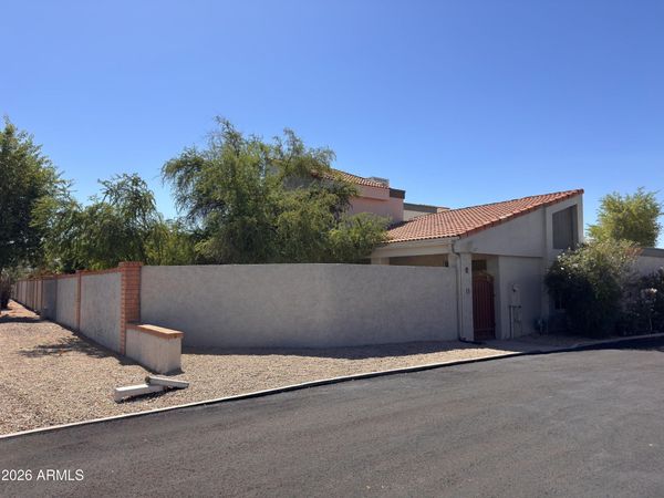 2435 W GREENWAY Road, Unit 8, Phoenix, AZ 85023