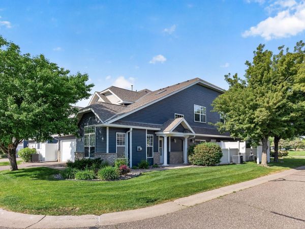 440 Hickory Lane N, Oakdale, MN 55128