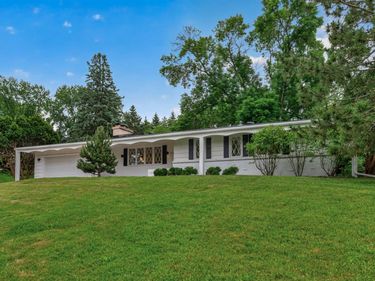 5249 W 92nd Street, Bloomington, MN 55437