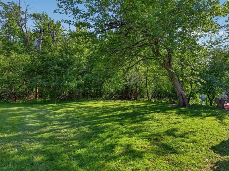 16218 Telfair Avenue, Cleveland, OH 44128 Photo 4