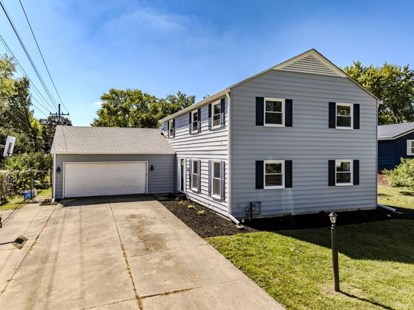 2905 W Woodbridge Drive, Muncie, IN 47304