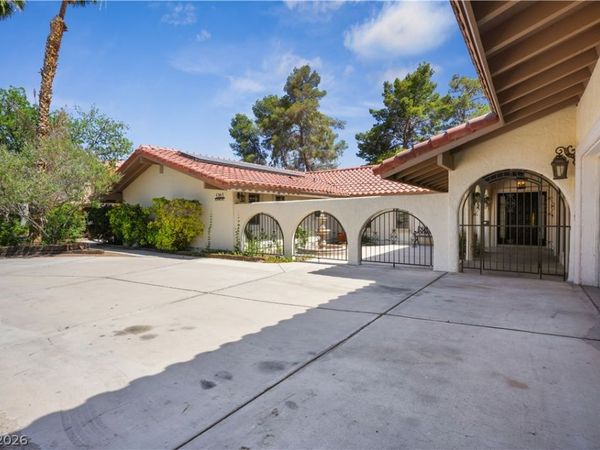 3265 Mustang Street , Las Vegas, NV 89108