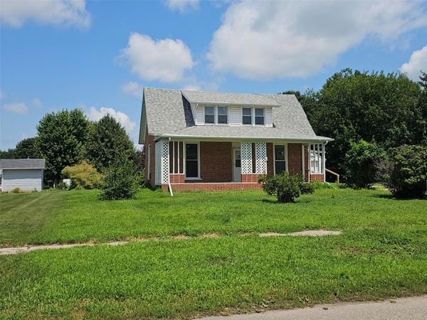 1105 5th Street E, Vinton, IA 52349