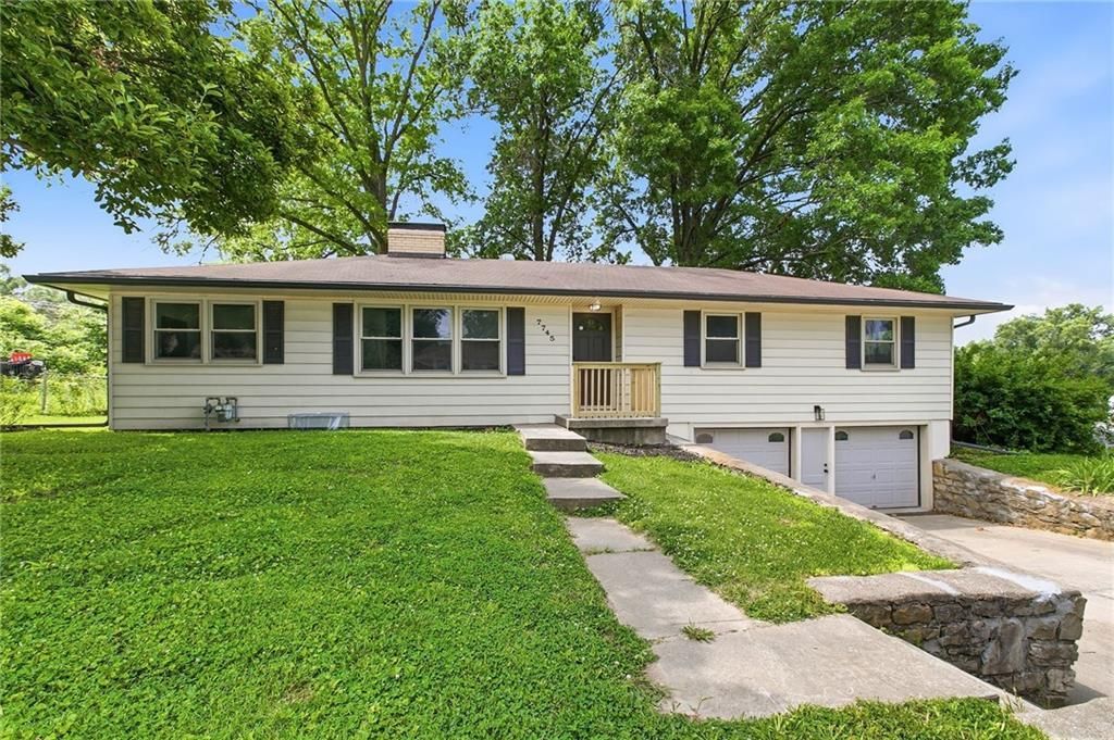 7745 Yecker Avenue, Kansas City, KS 66109 Main Photo