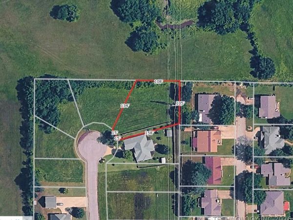 36684 Carter Avenue , Wagoner, OK 74467