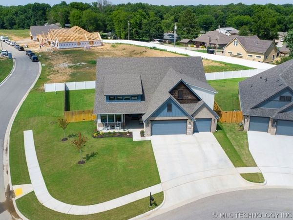 1617 N 72nd Street, Broken Arrow, OK 74014