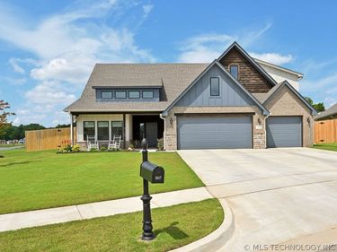 1617 N 72nd Street , Broken Arrow, OK 74014
