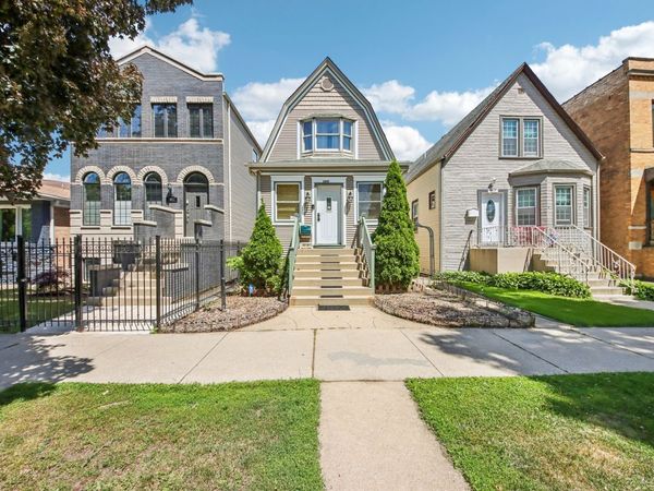 3819 N Kilpatrick Avenue , Chicago, IL 60641