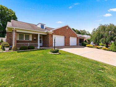 108 Center Court, Bridgeport, WV 26330