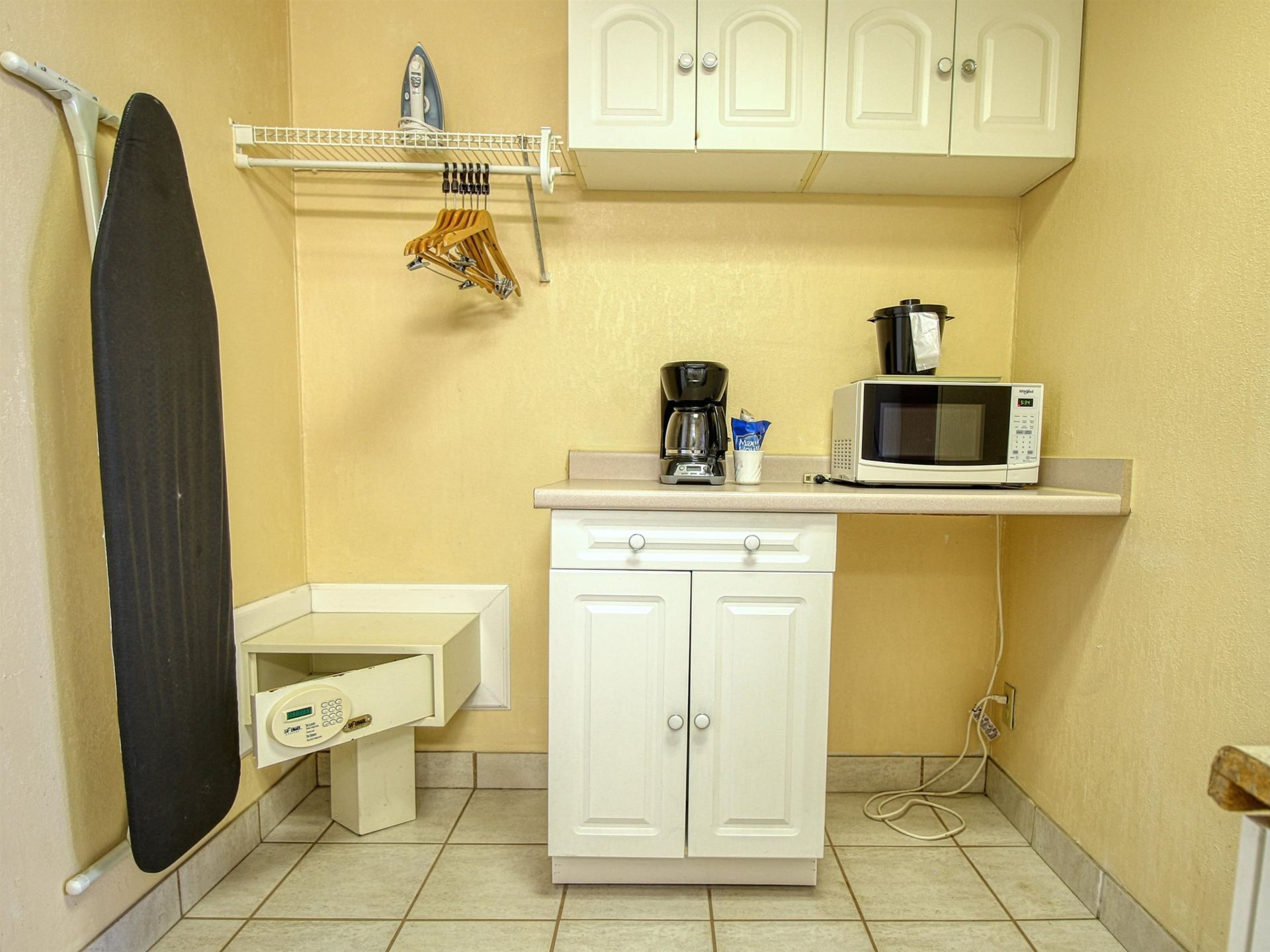 6803 Ocean Blvd. N  Photo 11