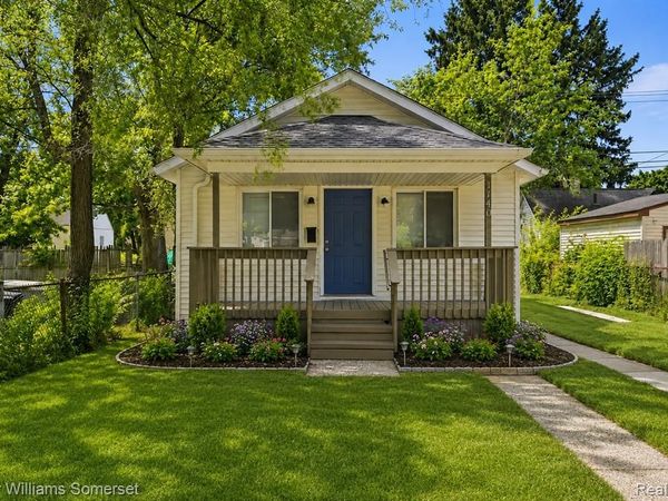 1140 E Elza Avenue, Hazel Park, MI 48030
