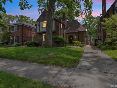 19510 Stratford Road, Detroit, MI 48221