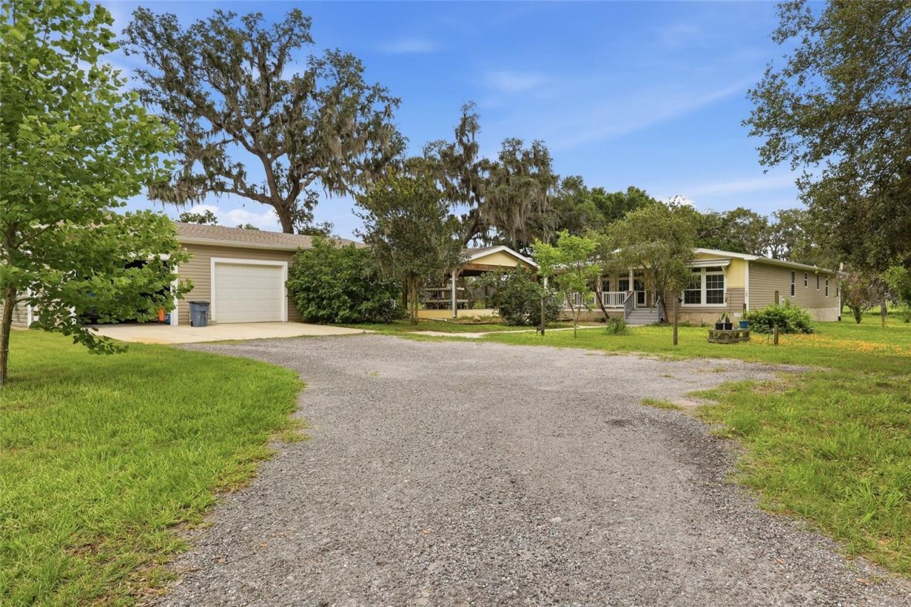 9468 Janmar Road, Dade City, FL 33525 Photo