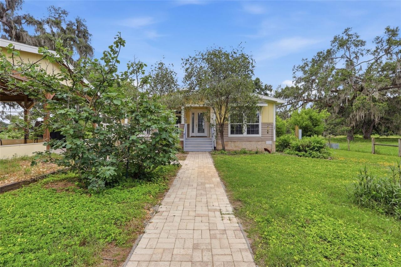 9468 Janmar Road, Dade City, FL 33525 Photo