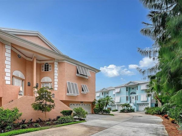 3942 HAMILTON CLUB CIRCLE, Unit 13, SARASOTA, FL 34242