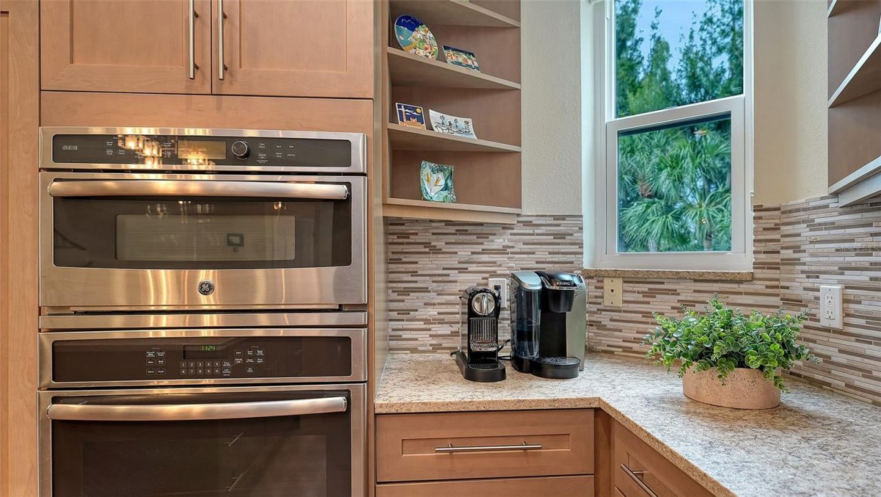 3942 Hamilton Club Circle, Unit 13, Sarasota, FL 34242 Photo