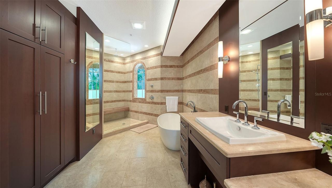 3942 Hamilton Club Circle, Unit 13, Sarasota, FL 34242 Photo