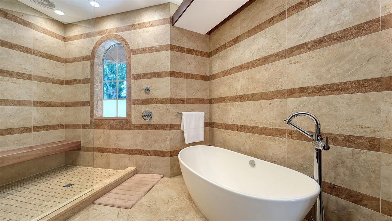 3942 Hamilton Club Circle, Unit 13, Sarasota, FL 34242 Photo