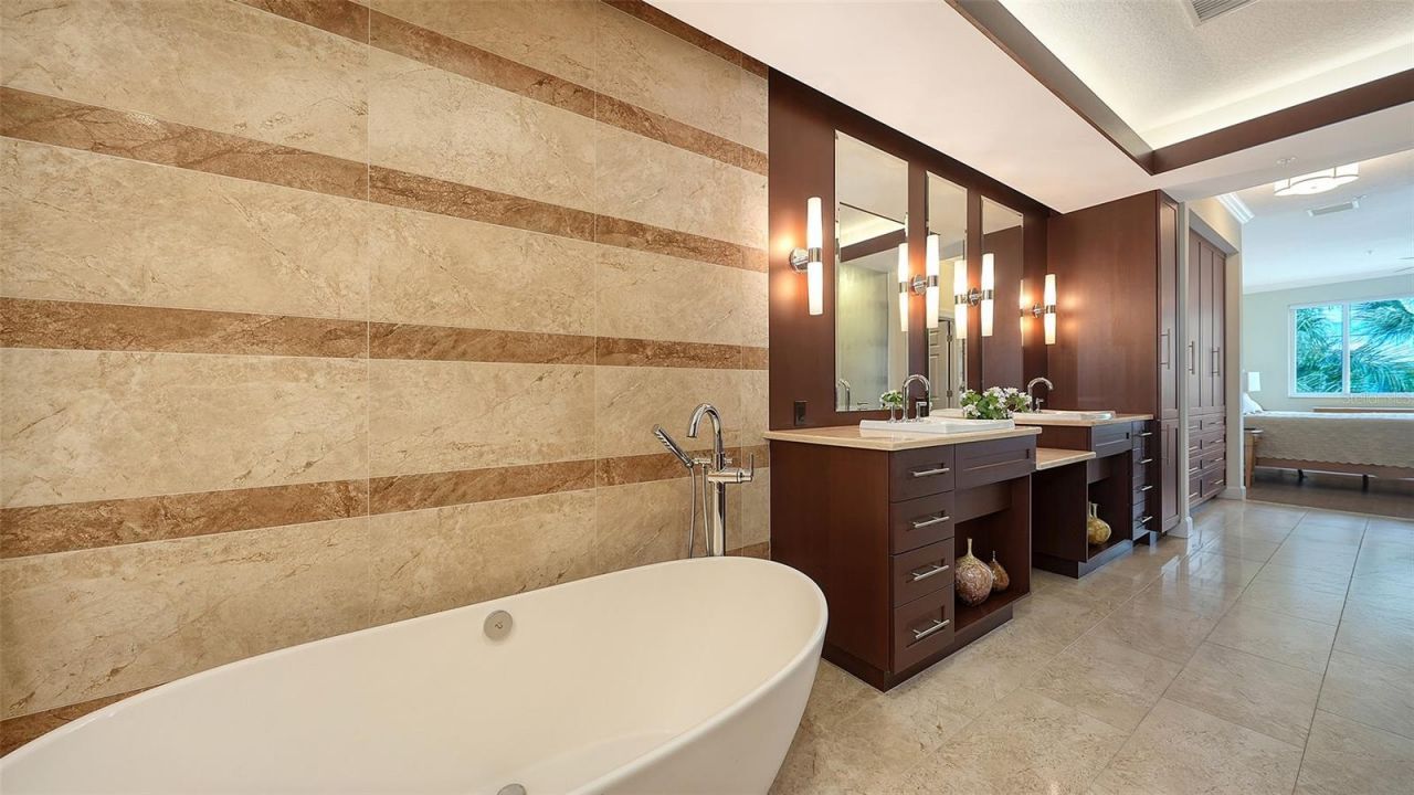 3942 Hamilton Club Circle, Unit 13, Sarasota, FL 34242 Photo