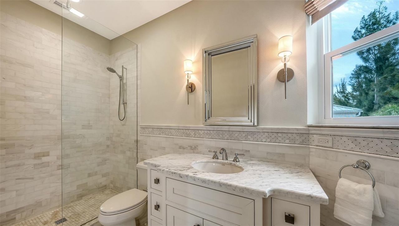 3942 Hamilton Club Circle, Unit 13, Sarasota, FL 34242 Photo