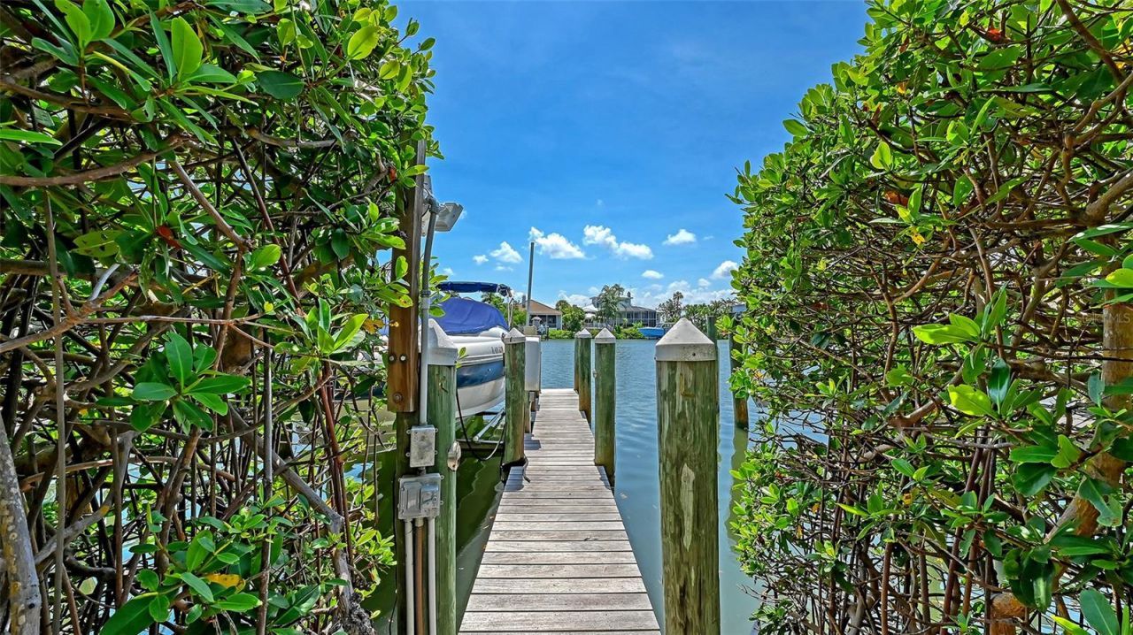 3942 Hamilton Club Circle, Unit 13, Sarasota, FL 34242 Photo