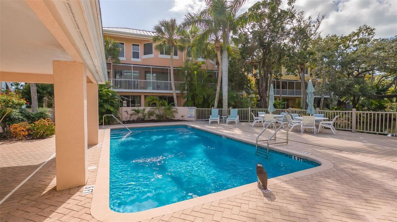 3942 Hamilton Club Circle, Unit 13, Sarasota, FL 34242 Photo