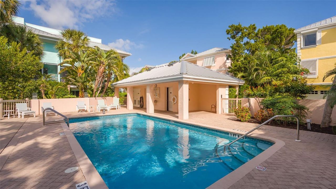 3942 Hamilton Club Circle, Unit 13, Sarasota, FL 34242 Photo