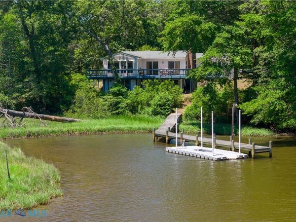 381 Dawson Lane , White Stone, VA 22578