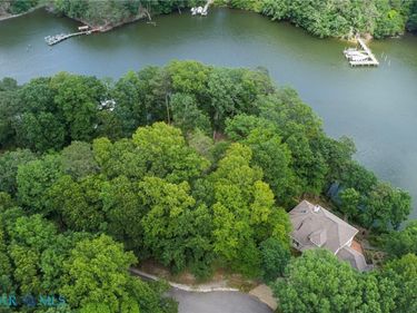 1015 Wilton Cove Drive , Hartfield, VA 23071