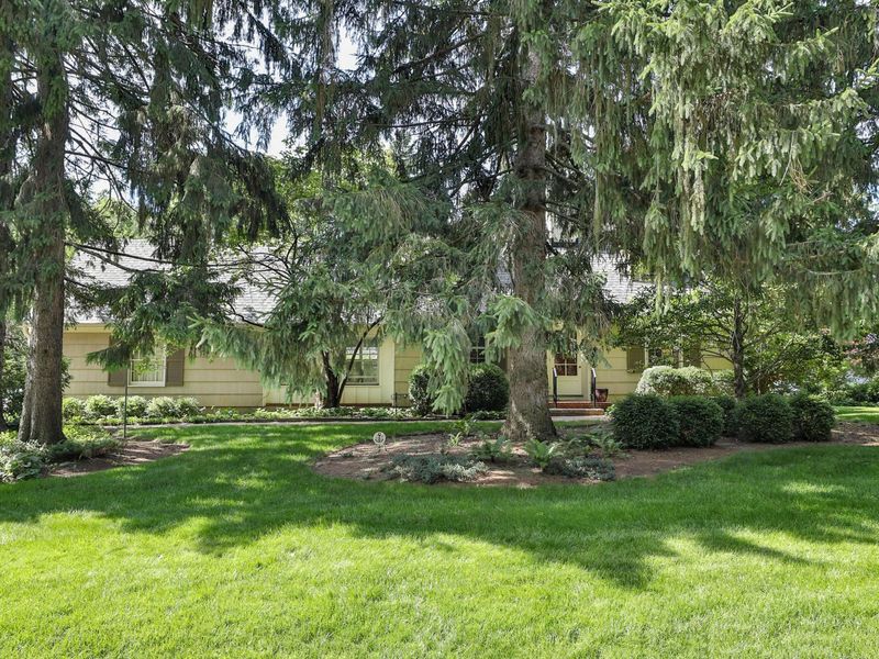 123 E New England Avenue, Worthington, OH 43085 Photo 3