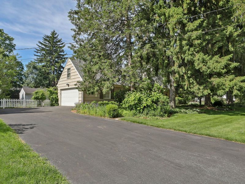 123 E New England Avenue, Worthington, OH 43085 Photo 4
